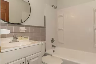 10139 Cabot Dr, Bellefontaine Neighbors, MO 63137 - Photo 13