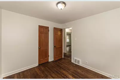 10139 Cabot Drive, Bellefontaine Neighbors, MO 63137 - Photo 15