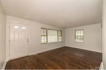10139 Cabot Drive, Bellefontaine Neighbors, MO 63137 - Photo 5