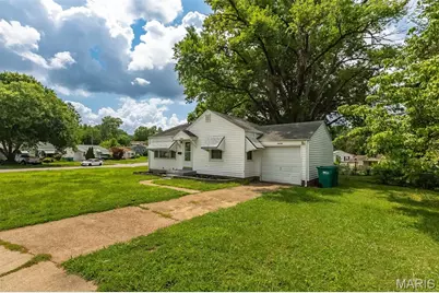 10139 Cabot Drive, Bellefontaine Neighbors, MO 63137 - Photo 3