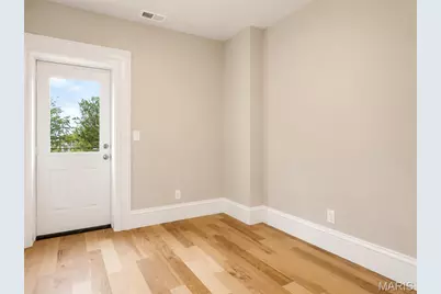 2329 Hickory Street, Saint Louis, MO 63104 - Photo 11