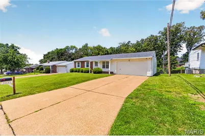 5421 Valleyside Lane, Saint Louis, MO 63128 - Photo 3