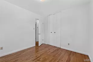 5421 Valleyside Ln, Saint Louis, MO 63128 - Photo 11