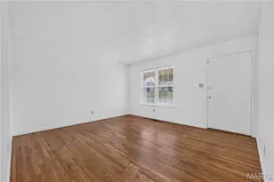5421 Valleyside Ln, Saint Louis, MO 63128 - Photo 7