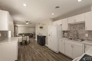 918 Crestland Dr, Ballwin, MO 63011 - Photo 9