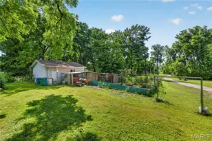 10500 Toelle Ln, Saint Louis, MO 63137 - Photo 7