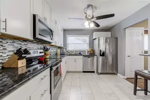 7200 Marlton Ln, Saint Louis, MO 63123 - Photo 9