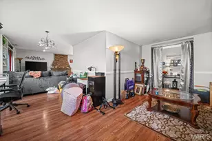 573 Coach Light Ln, Hazelwood, MO 63042 - Photo 9
