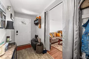 573 Coach Light Ln, Hazelwood, MO 63042 - Photo 5