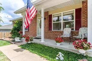 1308 Cave Springs Estate Dr, Saint Peters, MO 63376 - Photo 5