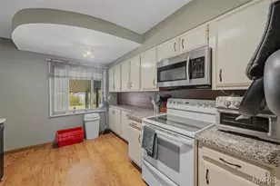 8139 S Laclede Station Rd, Saint Louis, MO 63123 - Photo 11