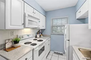617 Candleberry Ct, Kirkwood, MO 63122 - Photo 7