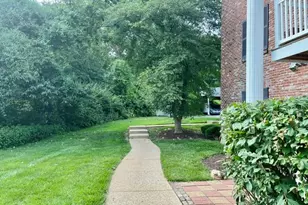 1942 Marine Terrace Dr, Saint Louis, MO 63146 - Photo 23