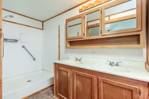 25049 Heritage Ln, Lebanon, MO 65536 - Photo 13