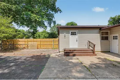 13 Castle Drive, Florissant, MO 63034 - Photo 29