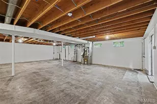 13 Castle Dr, Florissant, MO 63034 - Photo 23