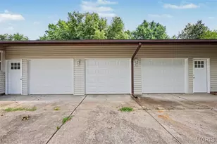 13 Castle Dr, Florissant, MO 63034 - Photo 27
