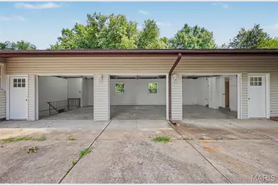 13 Castle Drive, Florissant, MO 63034 - Photo 23