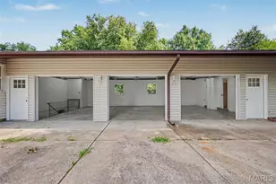 13 Castle Dr, Florissant, MO 63034 - Photo 23