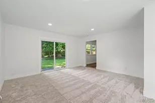 13 Castle Dr, Florissant, MO 63034 - Photo 39