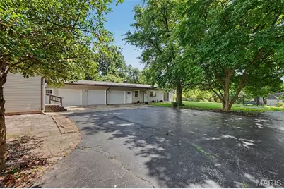 13 Castle Drive, Florissant, MO 63034 - Photo 27