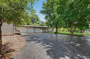 13 Castle Dr, Florissant, MO 63034 - Photo 27