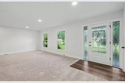 13 Castle Drive, Florissant, MO 63034 - Photo 5