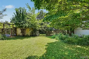 13 Castle Dr, Florissant, MO 63034 - Photo 43