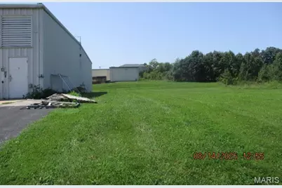 9 Progress Parkway, Union, MO 63084 - Photo 7