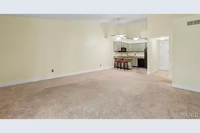 1410 Heritage Landing #305, Saint Charles, MO 63301 - Photo 7