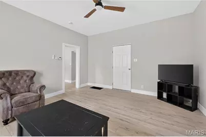914 Dammert Avenue, Saint Louis, MO 63125 - Photo 7