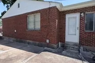 120 Madonna Dr, Saint Louis, MO 63121 - Photo 11