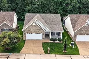 415 Newport Dr, Saint Peters, MO 63376 - Photo 41
