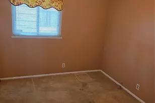 10519 Lilac Ave, Saint Louis, MO 63137 - Photo 9
