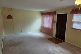 10519 Lilac Ave, Saint Louis, MO 63137 - Photo 3