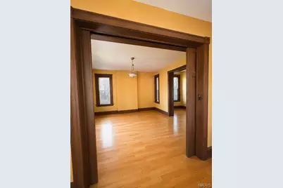 5025 Raymond Avenue, Saint Louis, MO 63113 - Photo 9