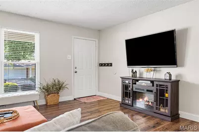 6339 Treehouse Trail, Saint Louis, MO 63129 - Photo 7