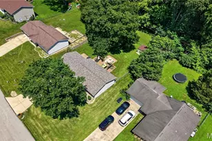 802 Barbara Pl, Saint Charles, MO 63366 - Photo 3
