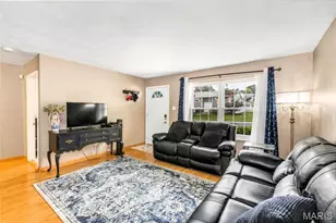 5661 Chalet Hill Dr, Saint Louis, MO 63129 - Photo 7