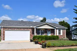 5661 Chalet Hill Dr, Saint Louis, MO 63129 - Photo 1