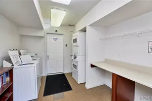 1937 Greenpoint Dr, Kirkwood, MO 63122 - Photo 35