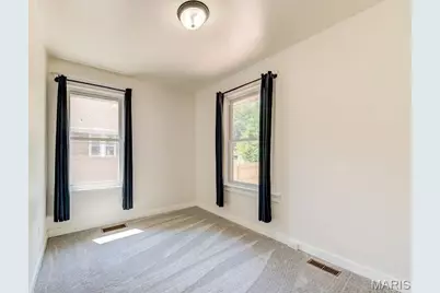 9051 Burton Avenue, Overland, MO 63114 - Photo 23