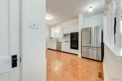 9051 Burton Avenue, Overland, MO 63114 - Photo 17