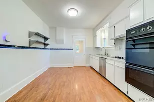 9051 Burton Ave, Overland, MO 63114 - Photo 21