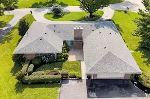 9 Green Oaks Dr, Olivette, MO 63132 - Photo 23