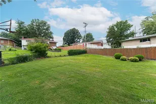 454 Lambeth Ln, Saint Louis, MO 63125 - Photo 35