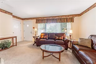 454 Lambeth Ln, Saint Louis, MO 63125 - Photo 3