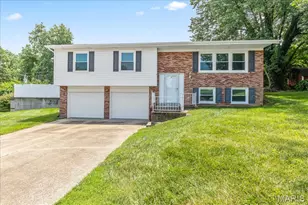 8 Canterbury Ct, Saint Charles, MO 63301 - Photo 1