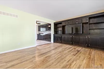 8 Canterbury Court, Saint Charles, MO 63301 - Photo 5