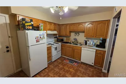 2752 Blackforest Drive #D, Saint Louis, MO 63129 - Photo 7